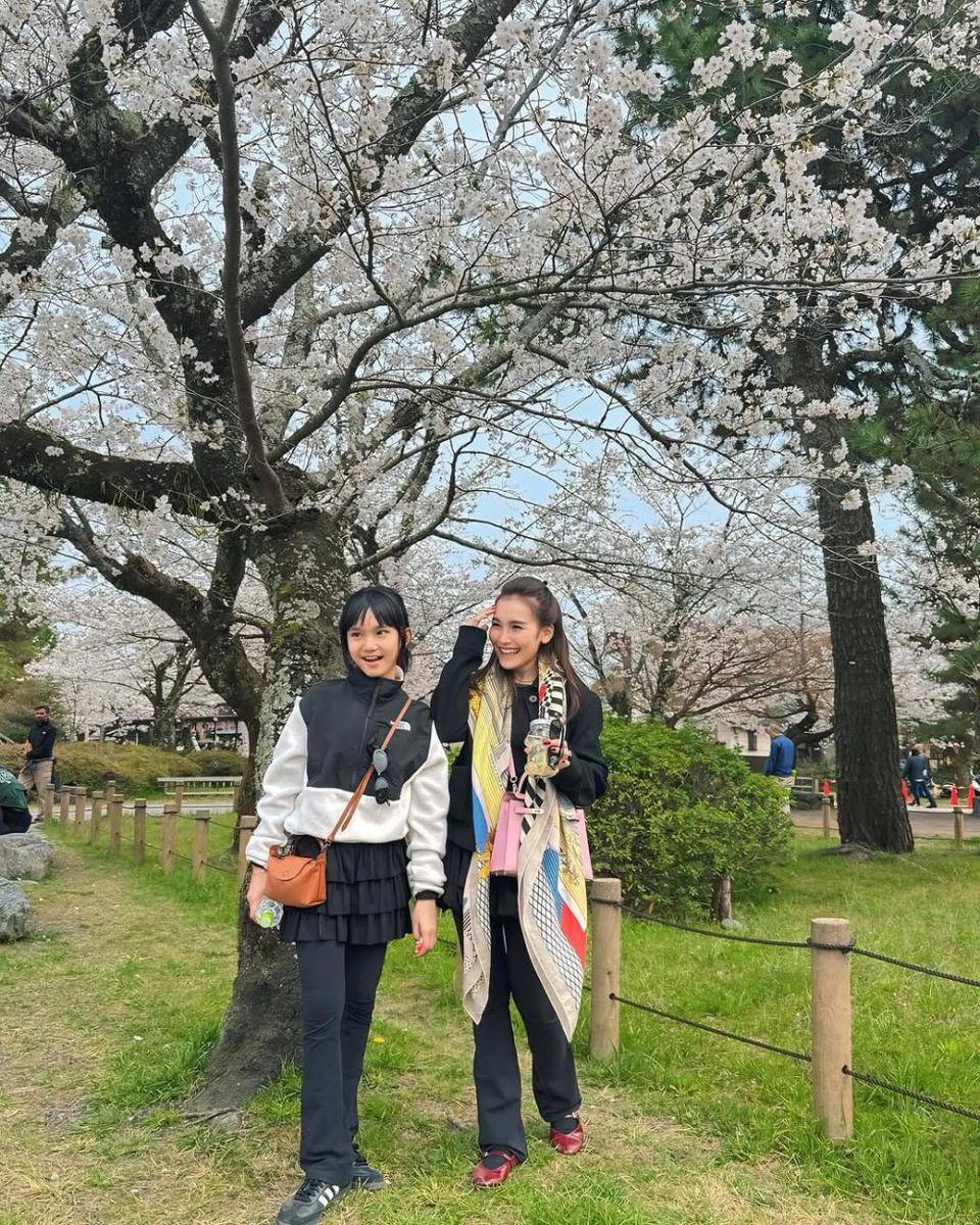 potret Ayu Ting Ting dan Bilqis (instagram.com/ayutingting92)