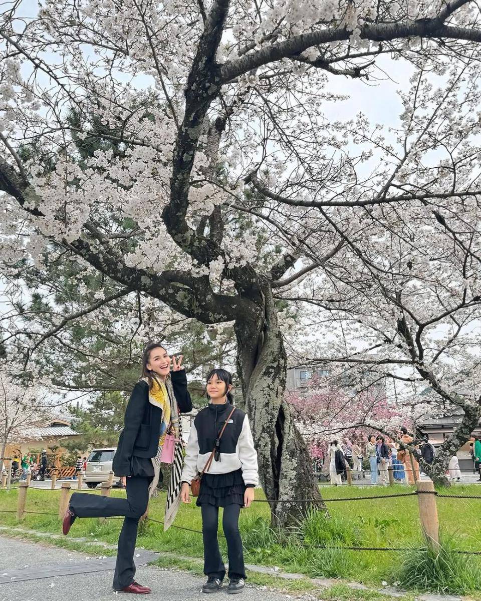 potret Ayu Ting Ting dan Bilqis (instagram.com/ayutingting92)