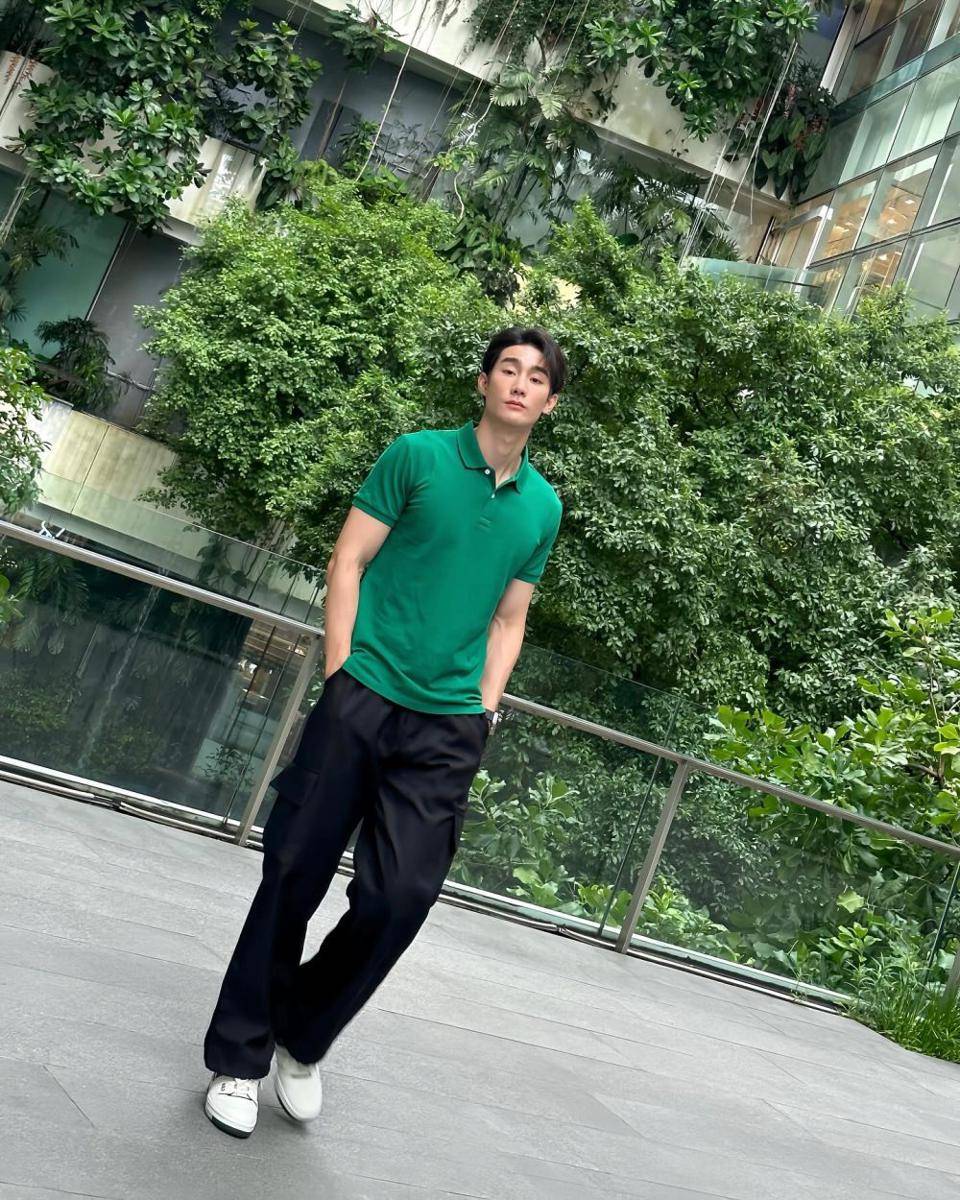 outfit airport style ala Force Jiratchapong (instagram.com/fforce_)