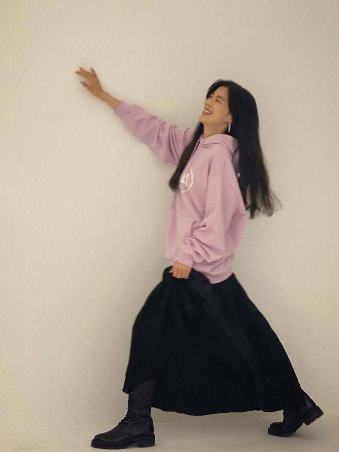 inspirasi OOTD hangout Lee Sun Bin (instagram.com/sunbin_eyesmag)