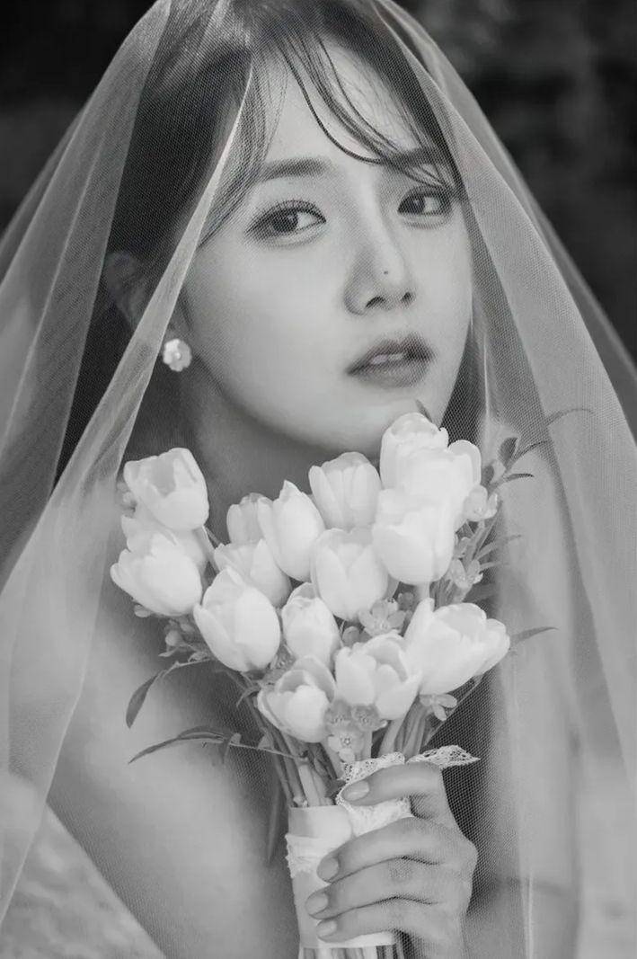 Kang Eun Bi (instagram.com/_ekobi)