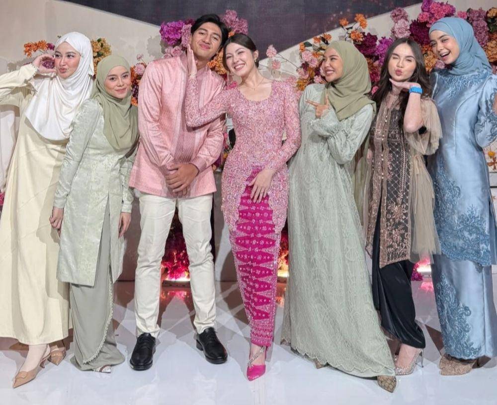Gaya lamaran Haviza Devi Anjani. (Instagram.com/daraarafah)
