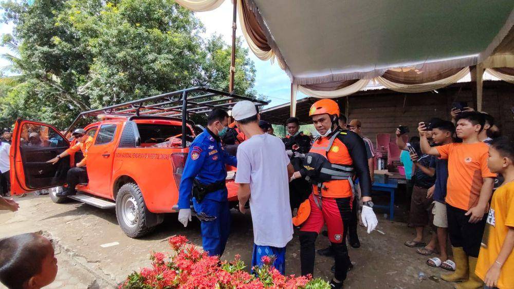 evakuasi korban tenggelam di Sungai Ogan, Ogan Ilir Sumsel (Dok: Basarnas Palembang)