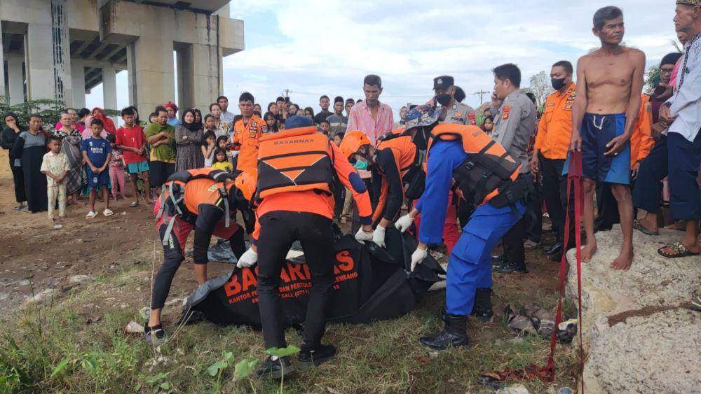 evakuasi korban tenggelam di Sungai Ogan, Ogan Ilir Sumsel (Dok: Basarnas Palembang)