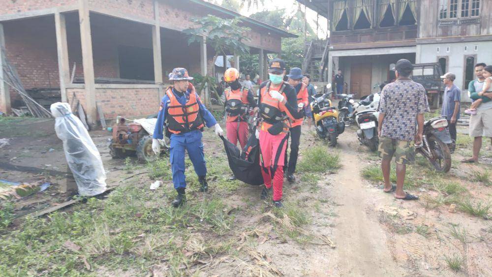 evakuasi korban tenggelam di Sungai Ogan, Ogan Ilir Sumsel (Dok: Basarnas Palembang)
