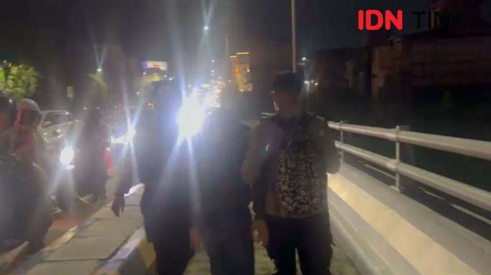 Pria yang hendak bunuh diri berhasil dibujuk dan diamankan. (IDN Times/istimewa).