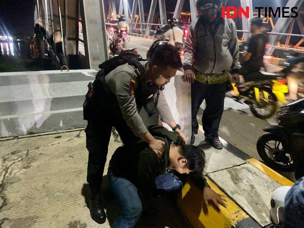 Polisi Pontianak Gagalkan Upaya Percobaan Bunuh Diri di Jembatan Tol 1