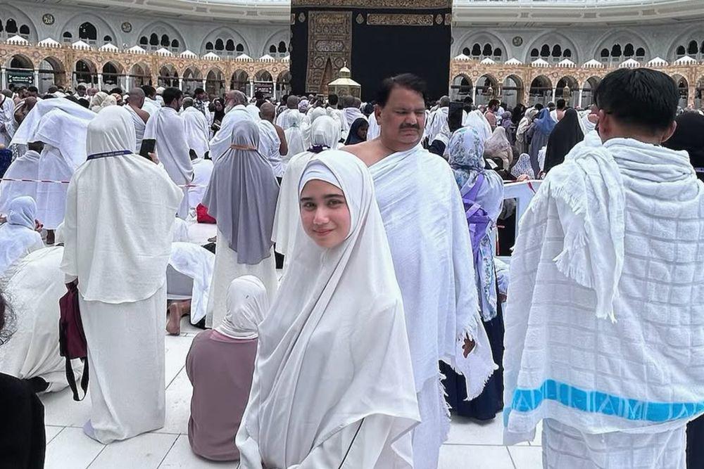 7 Potret Tissa Biani Umrah setelah Lebaran 2025, Penuh Syukur!