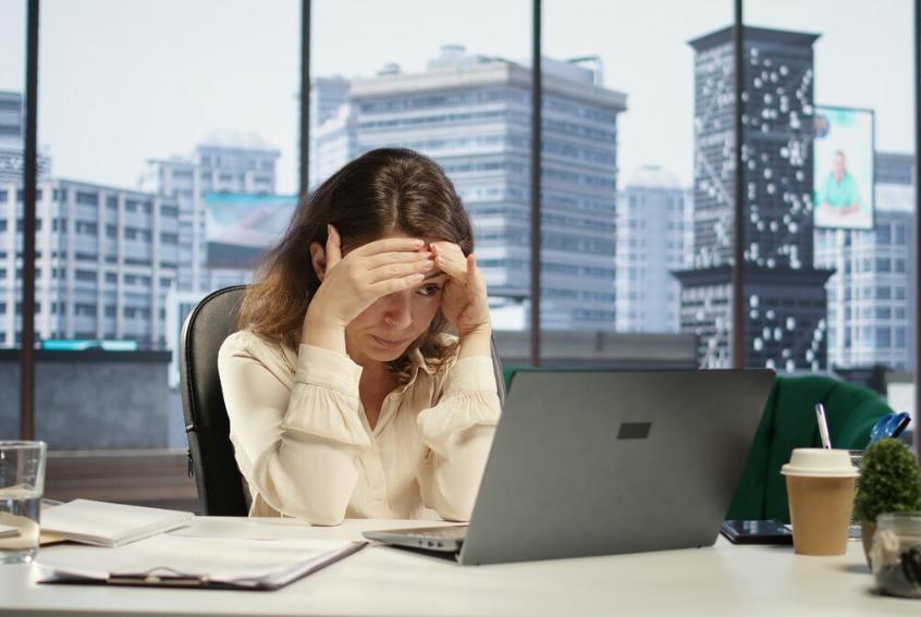 ilustrasi workaholic (freepik.com/DC Studio)