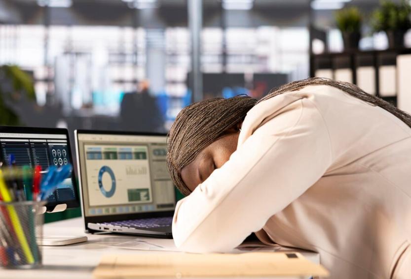 5 Alasan Workaholic Berbahaya untuk Produktivitas Jangka Panjang