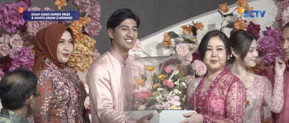 Seserahan di Lamaran Harris Vriza-Haviza Devi (sctv.co.id)