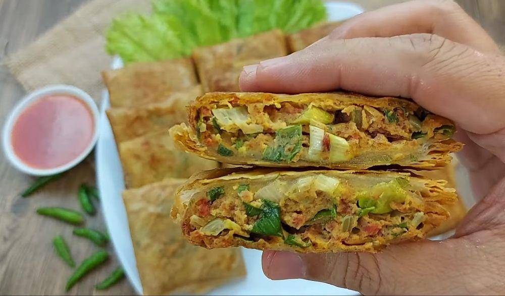 ilustrasi martabak telur mini isi kornet (YouTube.com/Resep Abi)