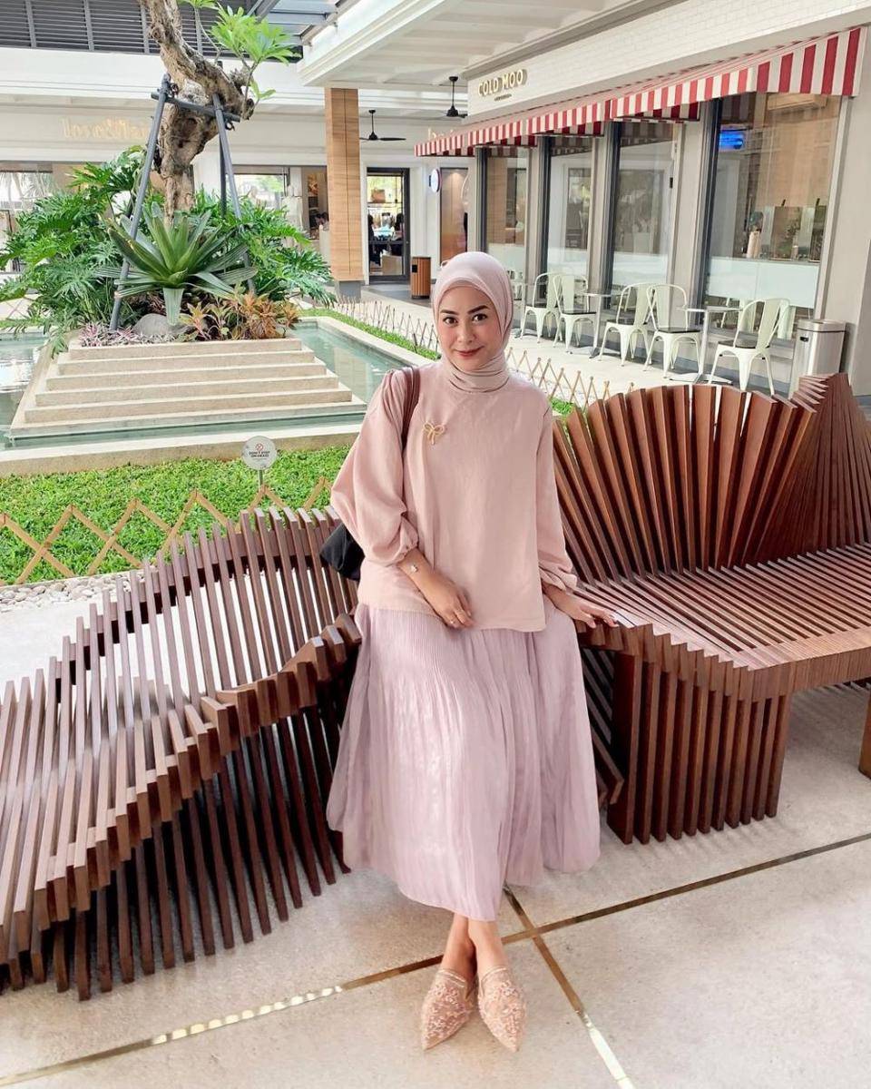 Mix and Match Rok. (instagram.com/diantyy.a)