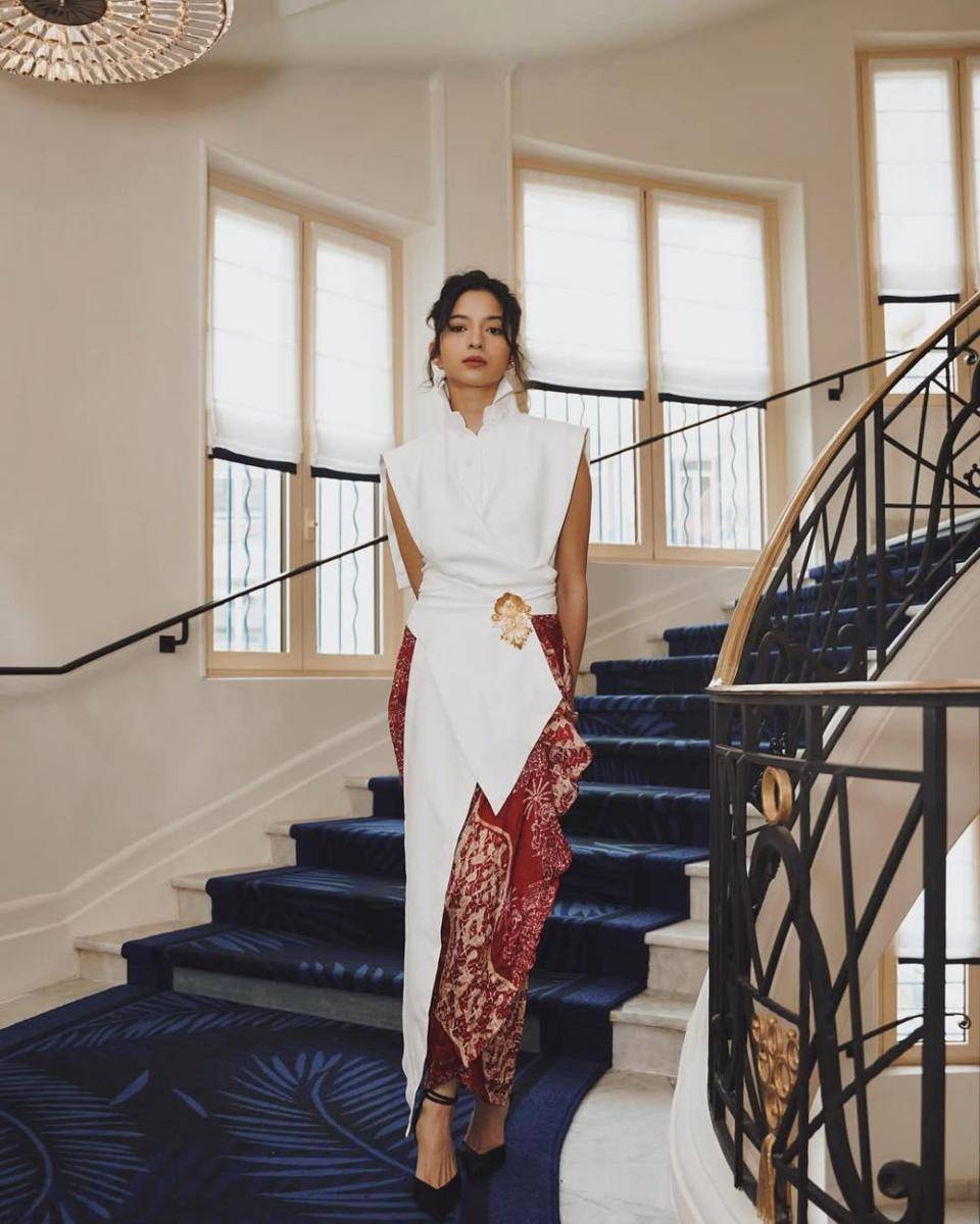 Kebaya Kondangan Putih (instagram.com/putrimarino)