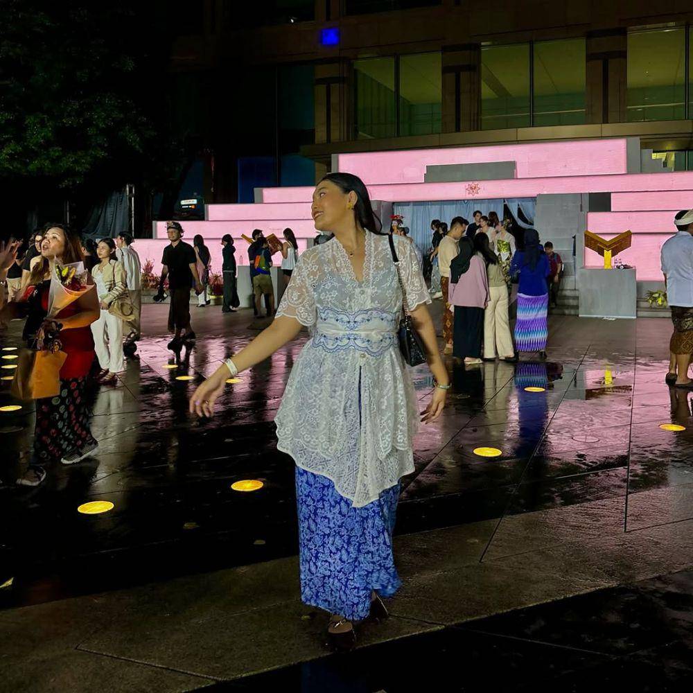 Kebaya Kondangan Putih (instagram.com/alifiaaaah)