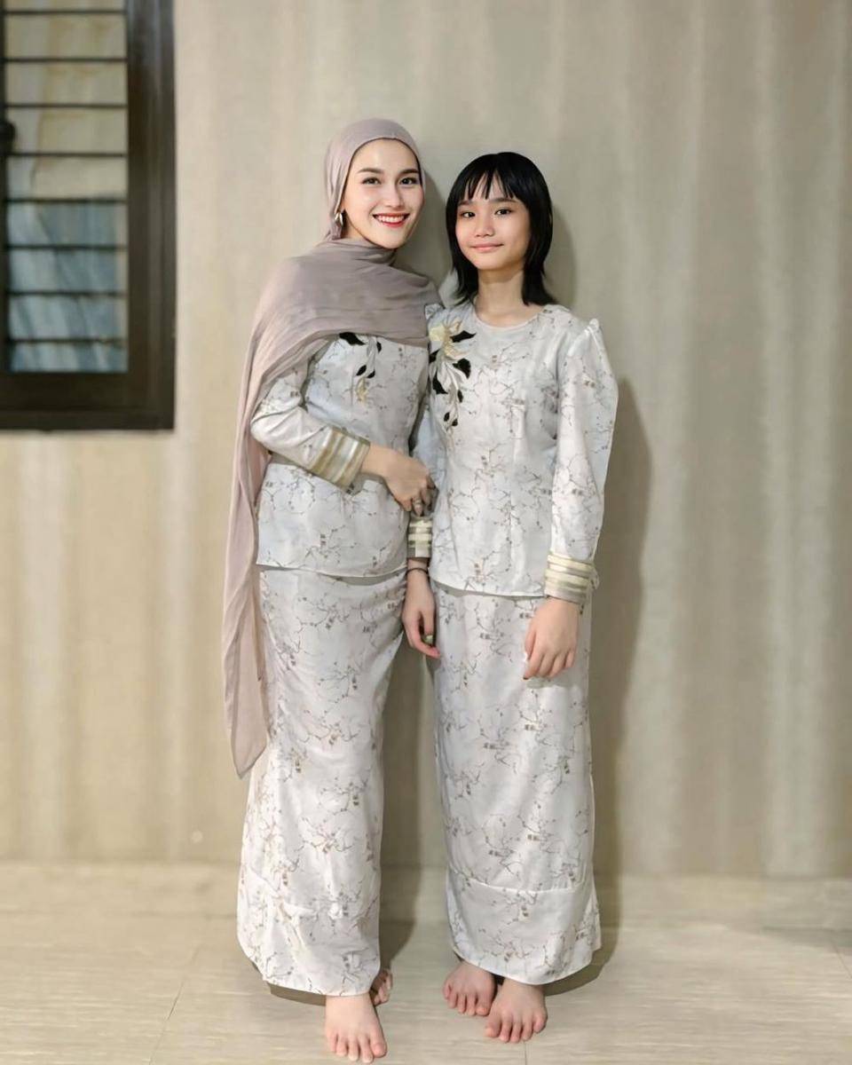 Baju Kurung Melayu. (instagram.com/ayutingting92)