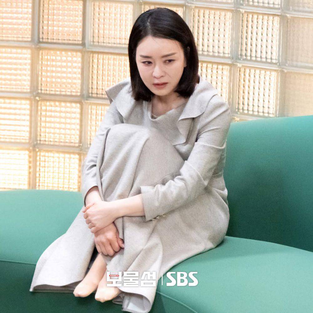 still cut drama Buried Hearts (instagram.com/sbsdrama.official)