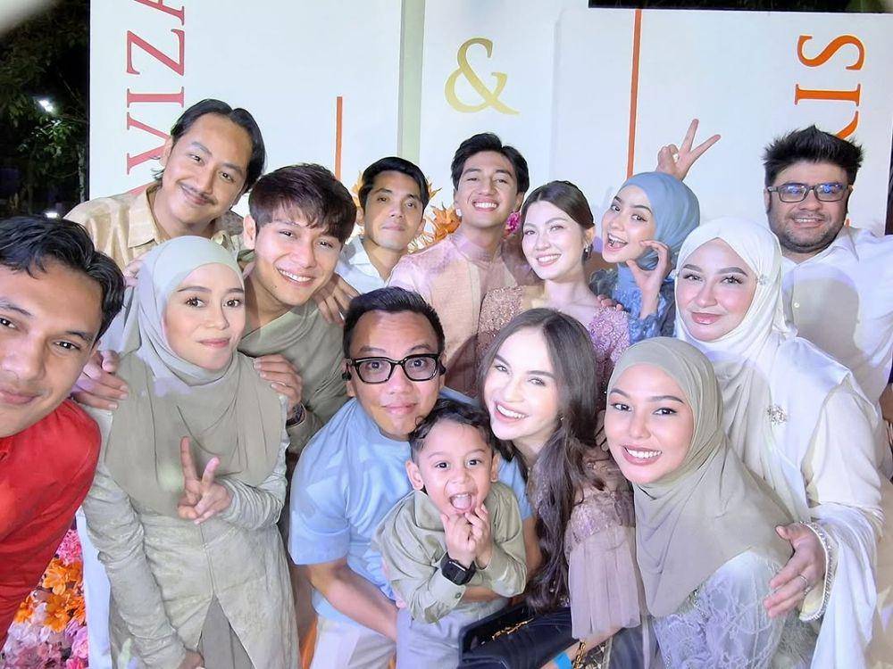 Gaya artis di lamaran Harris Vriza dan Haviza Devi (instagram.com/aanstory)
