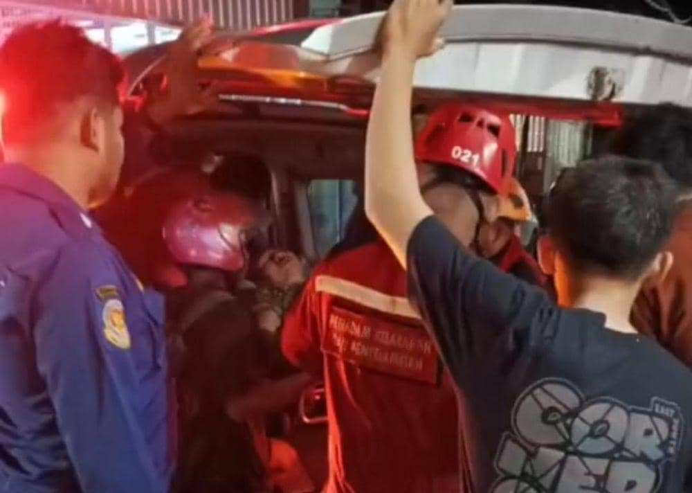 Kebakaran melanda kawasan padat penduduk di Jalan AR Dg. Ngunjung, Kelurahan Rappokalling, Makassar, Minggu (6/4/2025) dini hari/Istimewa
