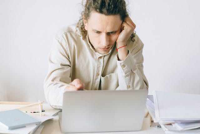 5 Cara Inersia Konsep Diri Diam-Diam Menghancurkan Progres Hidupmu