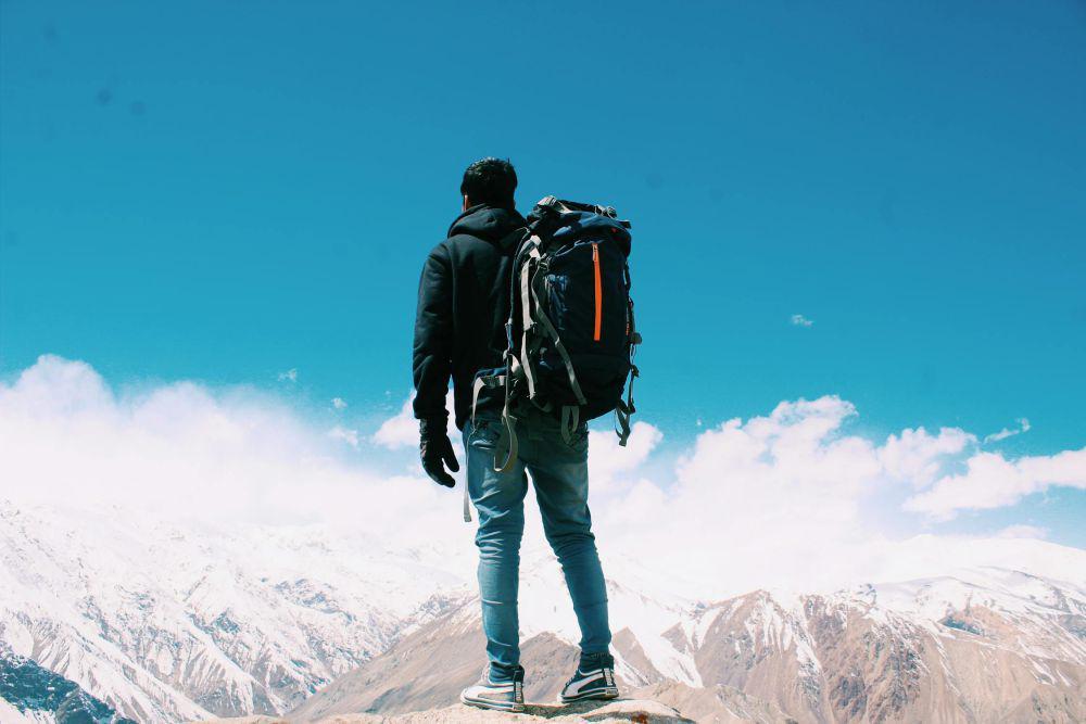 4 Tips Membawa Tas Carrier saat Mendaki Gunung, Nyaman dan Efisien!