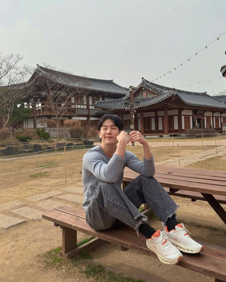 OOTD kasual ala War Wanarat (instagram.com/warwanarat)