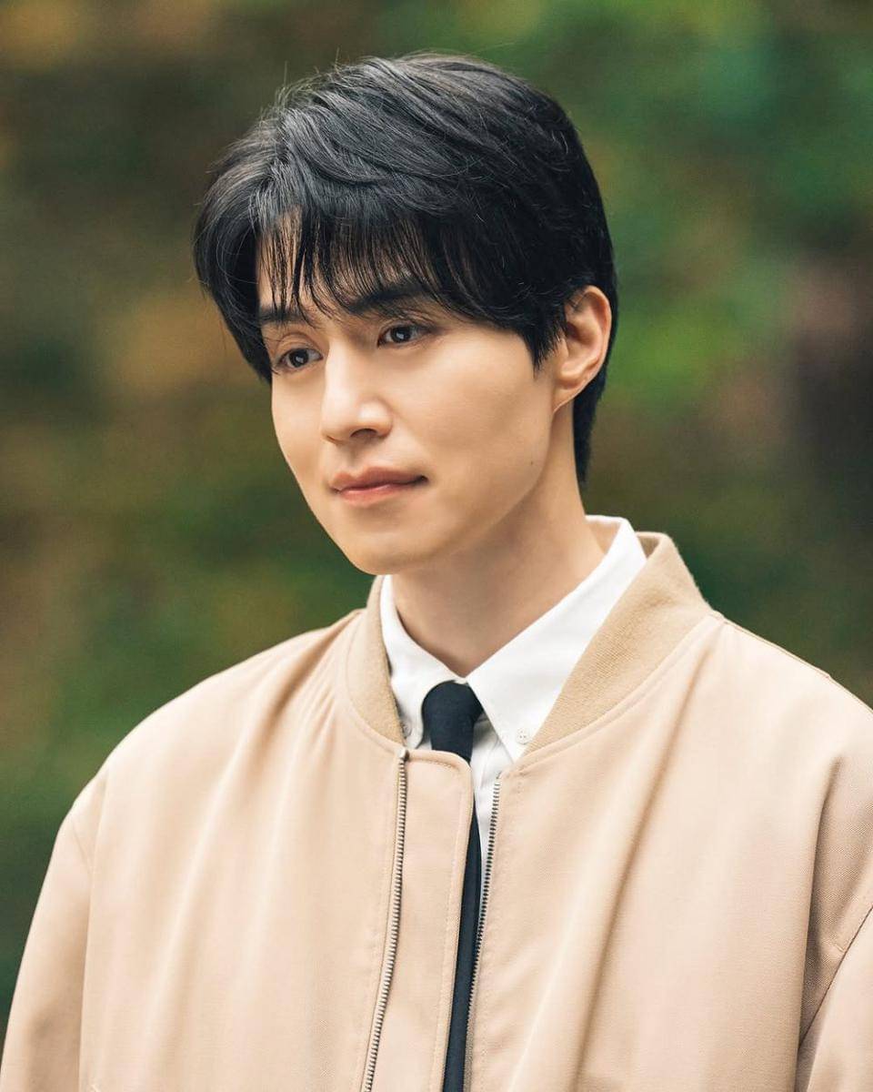 Lee Dong Wook (instagram.com/leedongwook_official)