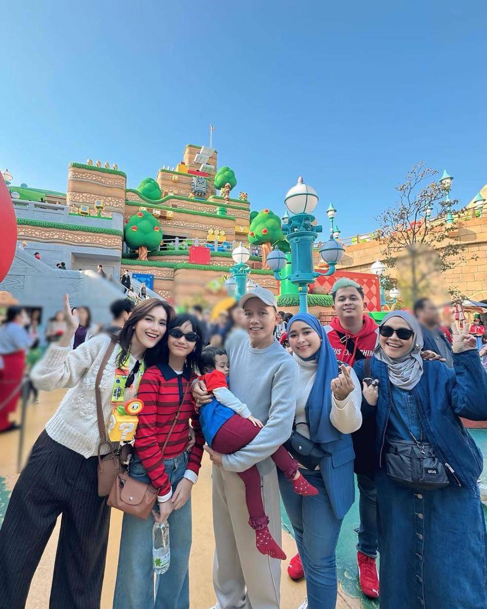 potret keluarga Ayu Ting Ting (instagram.com/ayutingting92)