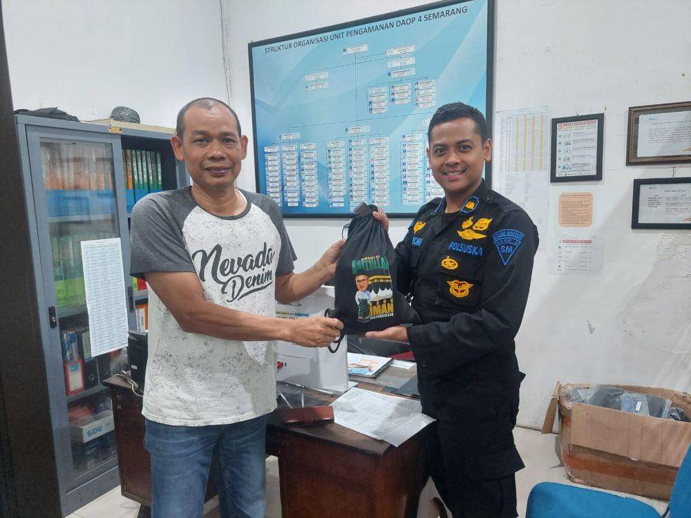 Penampakan tas gendong milik seorang penumpang kereta api ini juga dikembalikan oleh petugas KAI Daop 4 Semarang. (IDN Times/Dok Humas Daop 4 Semarang)