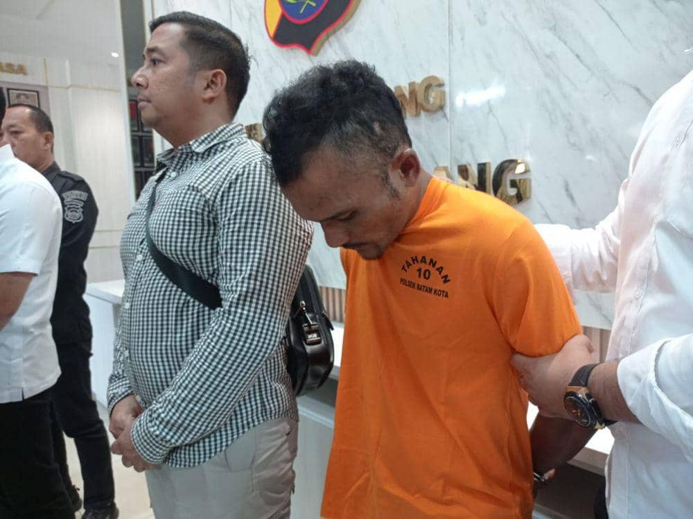 Tersangka penggelapan sepeda motor milik driver online di Batam (IDN Times/Putra Gema Pamungkas)