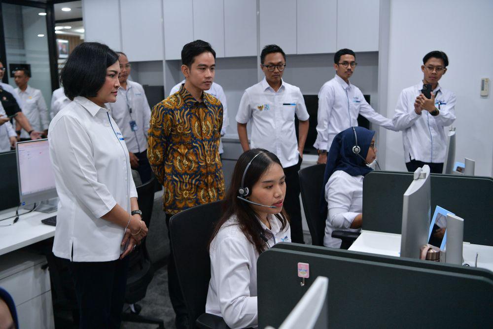 Gibran Kunjungi Command Center Pelni, Pantau Arus Balik Jalur Laut