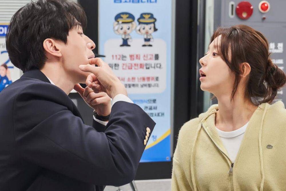 still cut drama The Divorce Insurance (instagram.com/tvn_drama)