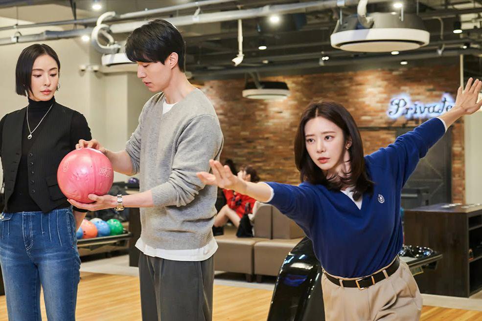 still cut drama The Divorce Insurance (instagram.com/tvn_drama)