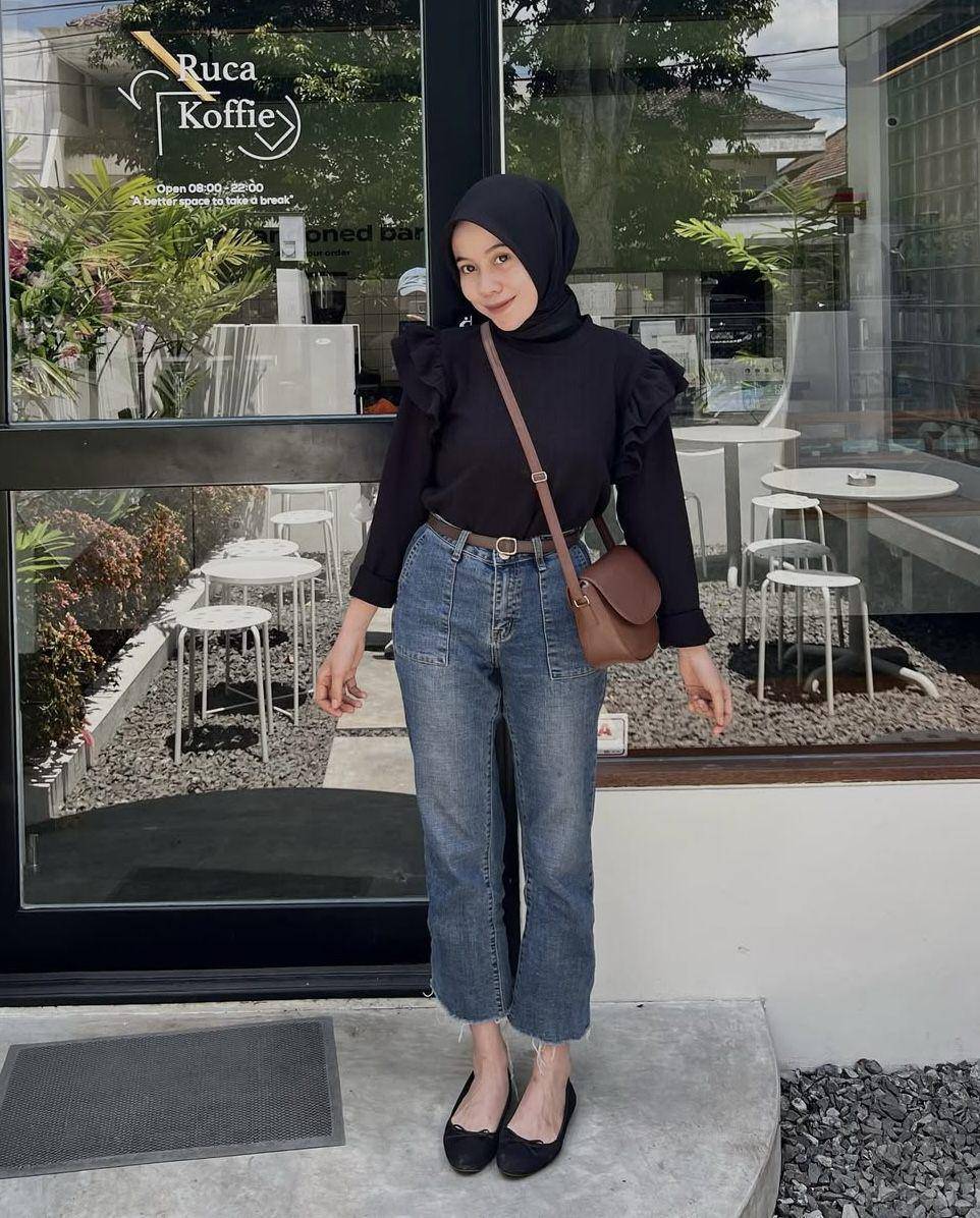 potret ide OOTD kasual yang playful and girly ala Nabillah Mei (instagram.com/nabillahmeii)