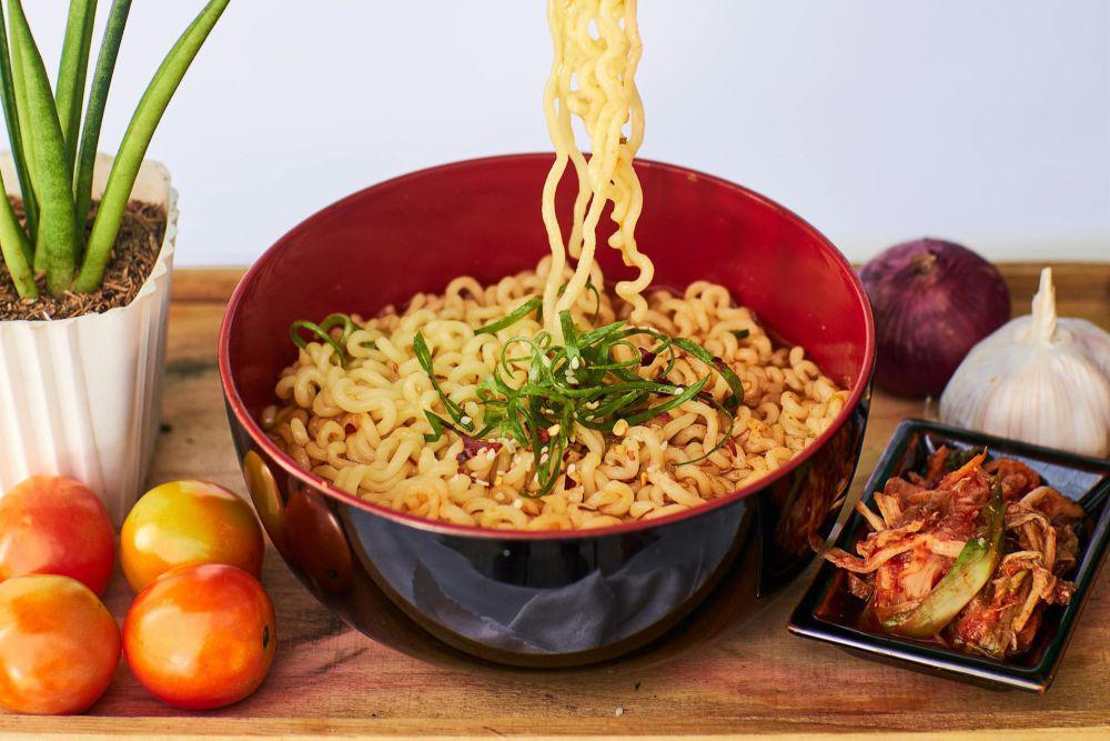 Resep Mie Rebus Kimchi Simpel yang Segarnya Bikin Melek