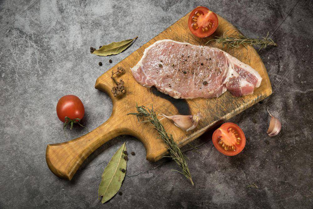 ilustrasi daging steak (pexels.com/Evgeniy Alekseyev)