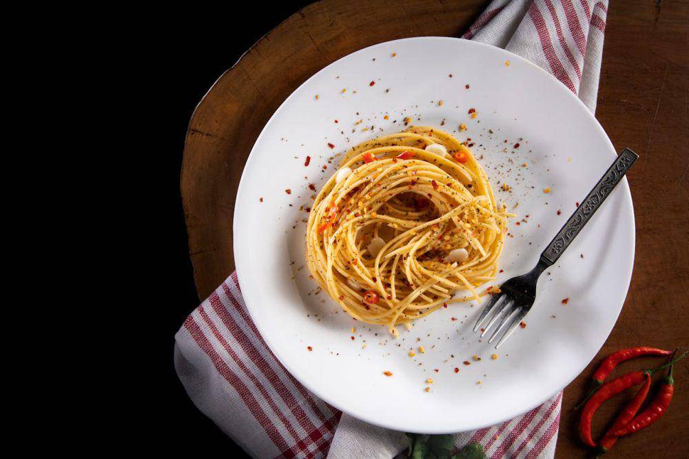 ilustrasi linguine aglio e olio (pexels.com/Satyam Verma)
