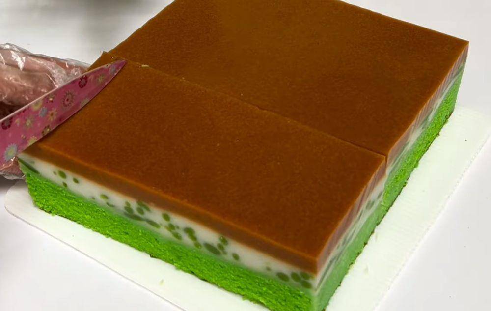 ilustrasi cake puding cendol gula merah (YouTube.com/HOBI MASAK)