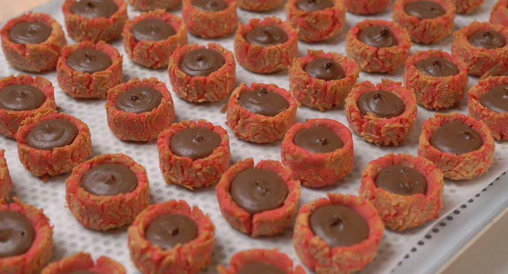 ilustrasi thumbprint red velvet nutella cookies (YouTube.com/Lis Achmady)