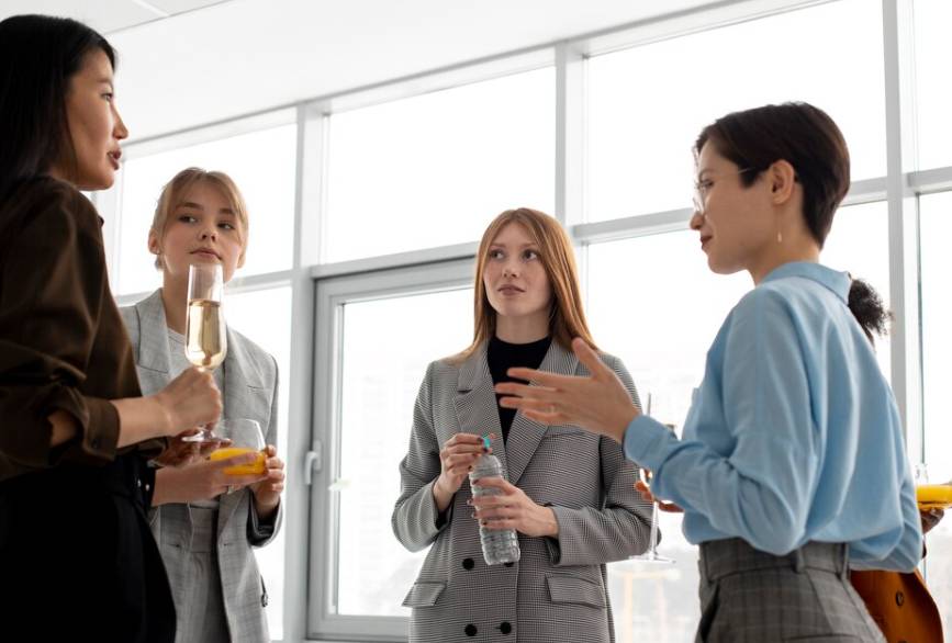 ilustrasi networking (freepik.com/freepik)