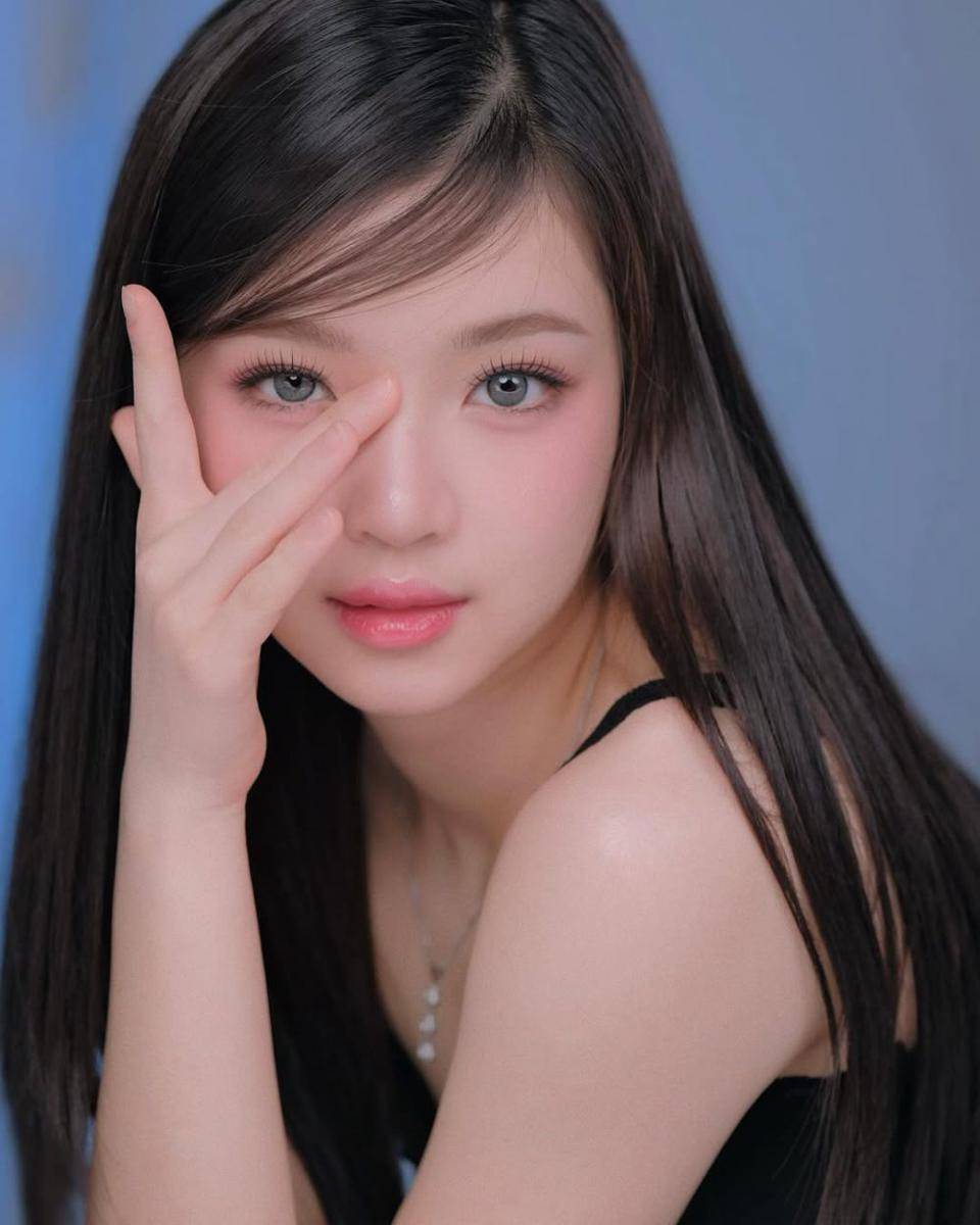 Melody (instagram.com/melzirawan)