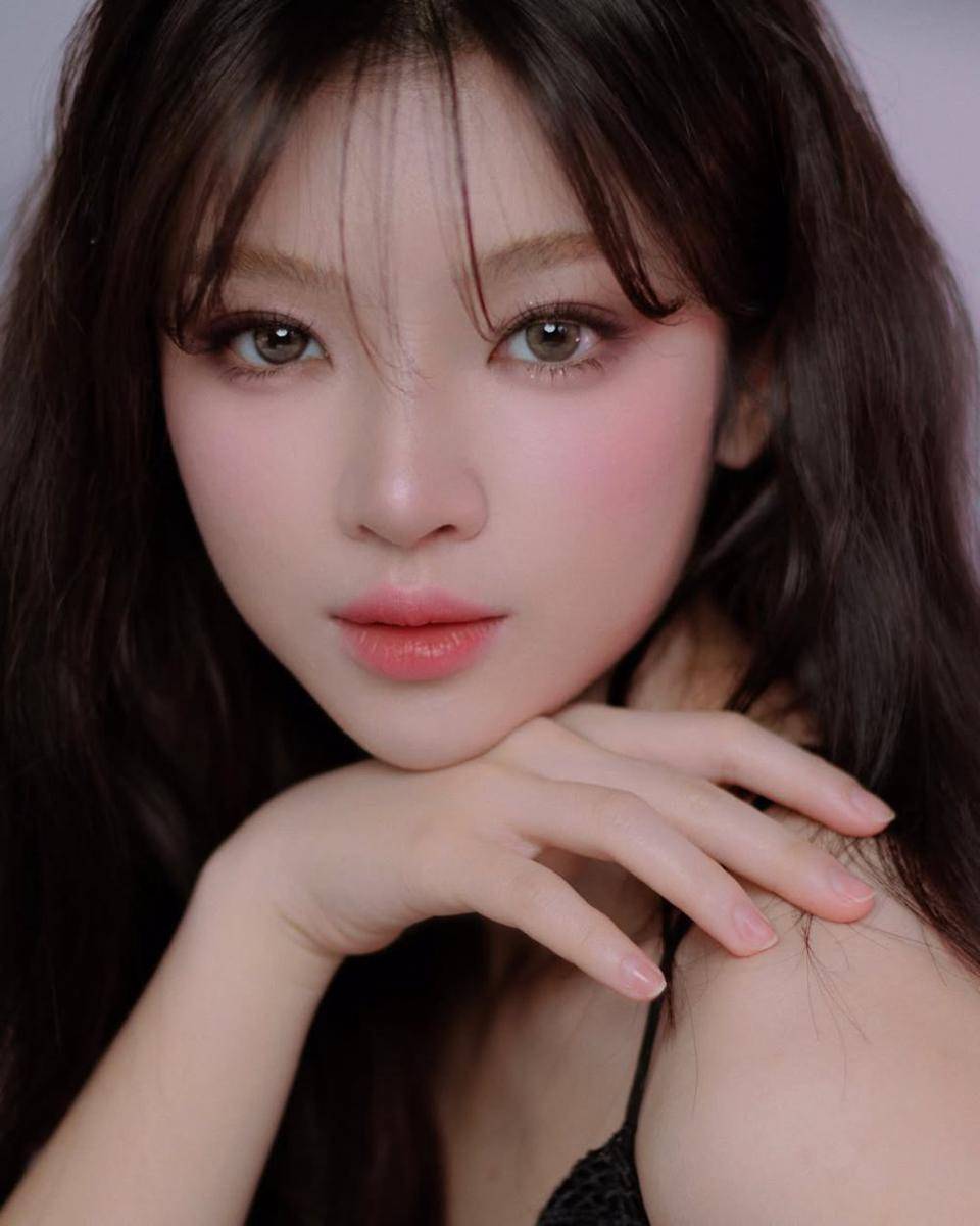 Melody (instagram.com/melzirawan)