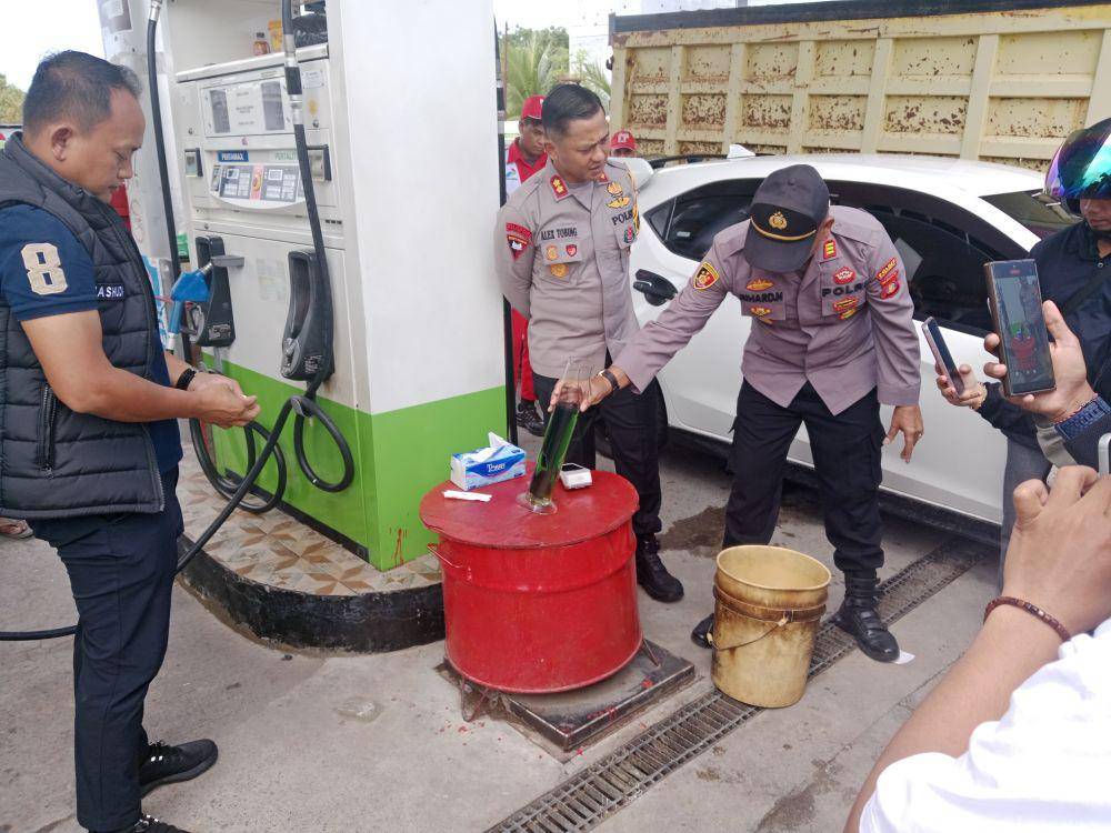 Sidak BBM yang dilakukan oleh kepolisian beberapa waktu lalu. (Dok. Polres Bontang)