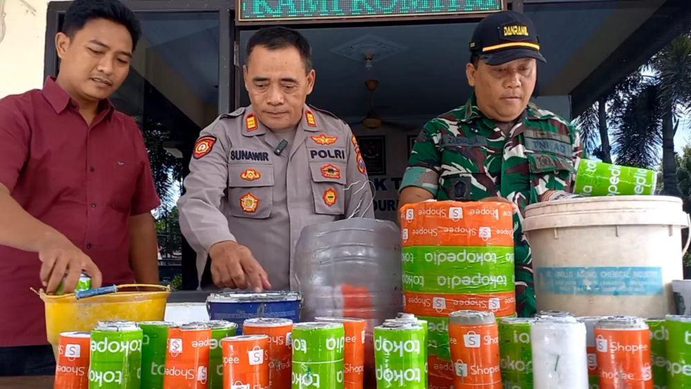 Petasan dan Balon Udara Disita saat Lebaran Ketupat di Trenggalek