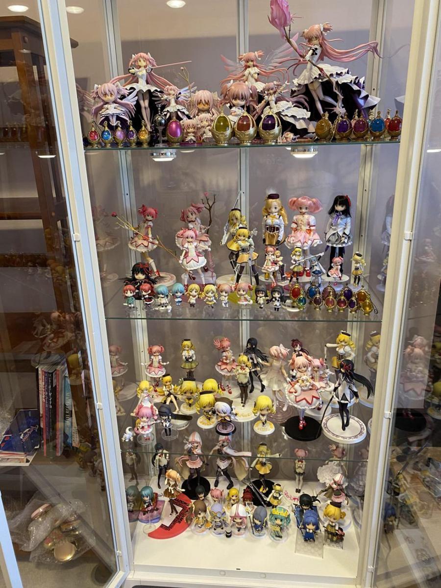 potret koleksi Puella Magi Madoka Magica (reddit.com/user/Silvermoon424)