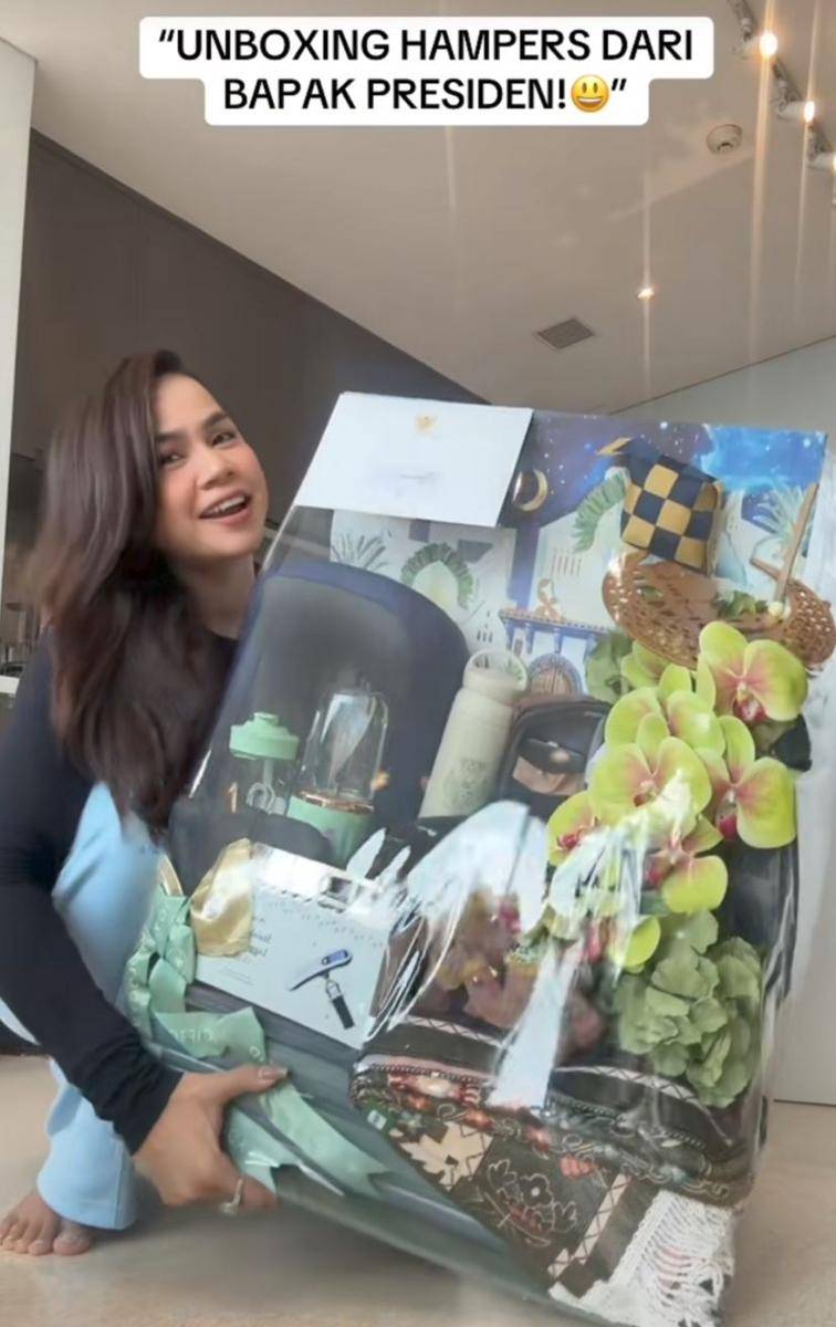 Artis dapat hampers Lebaran dari Presiden Prabowo (tiktok.com/@melaney_ricardo)