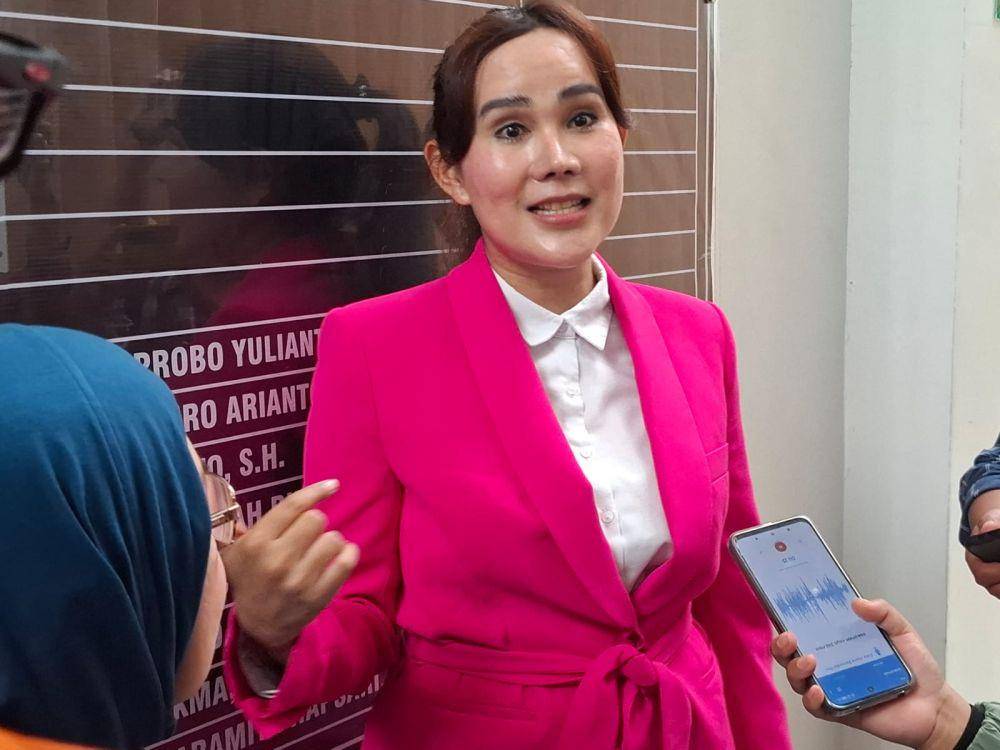 Isa Zega usai menjalani sidang di PN Kepanjen. (IDN Times/Rizal Adhi Pratama)