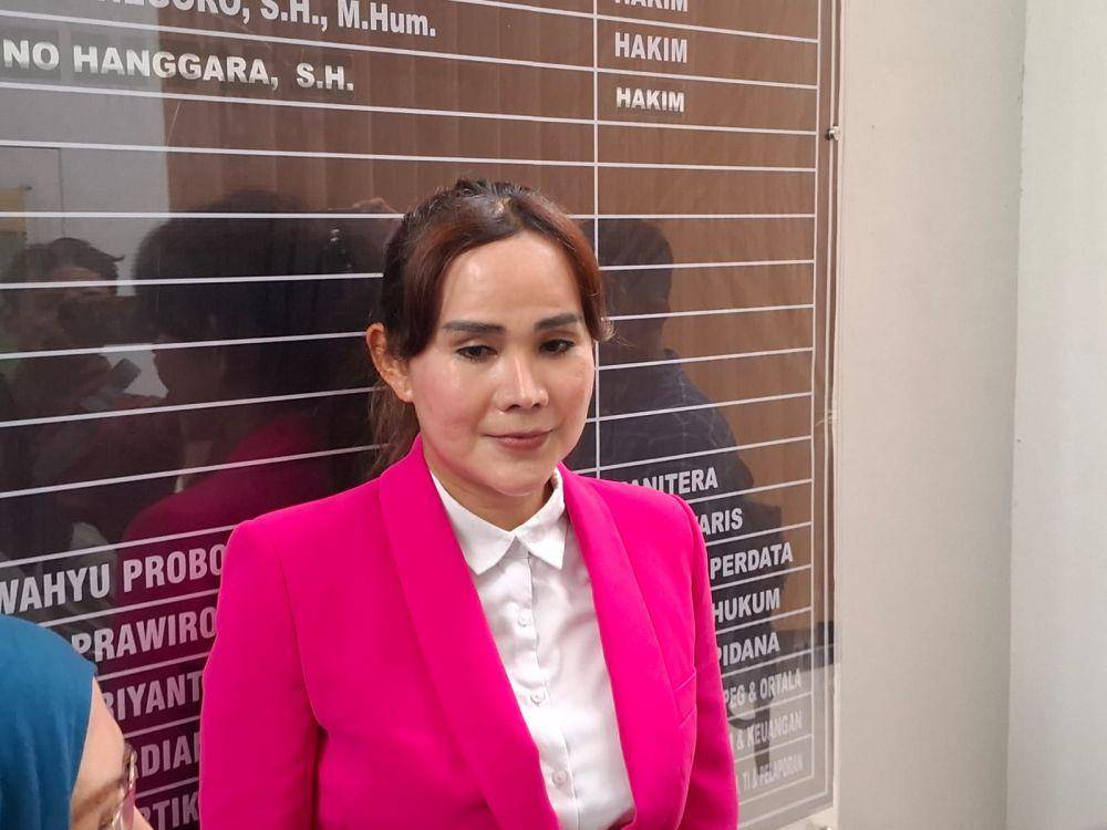 Isa Zega usai menjalani sidang di PN Kepanjen. (IDN Times/Rizal Adhi Pratama)