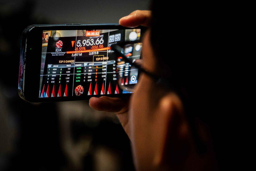 IHSG Fluktuatif, Berikut Saham-Saham yang Menguat