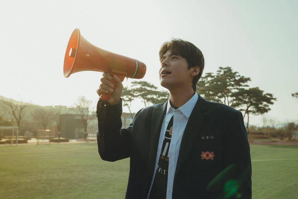 still cuts drama Weak Hero Class 2 (instagram.com/netflixkr)